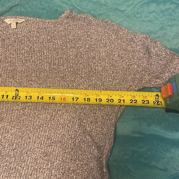 Lucky Brand Ribbed Long Sleeve Blouse  Bell Cuff Women’s Size Medium Gray SOFT - Picture 7 of 10